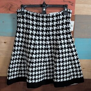 Houndstooth Circle Skirt - Black & White
